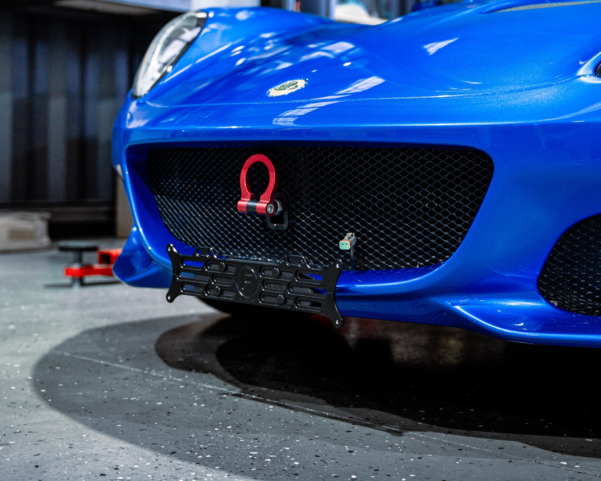 Lotus Elise Sport 220 Series 3 - Miniature Plinth (FRONT)