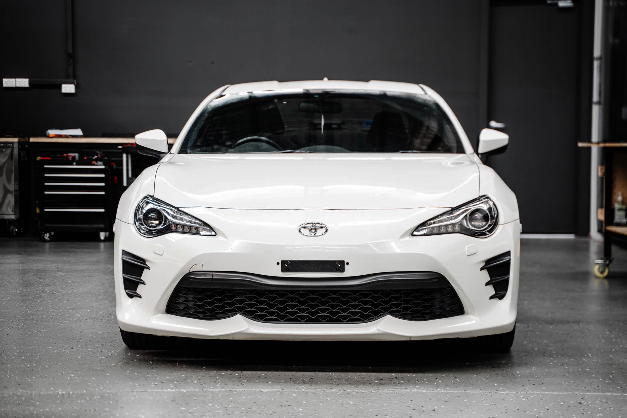 Toyota 86 ZN6 FL 2016-2021 - OEM Plinth Delete Kit (FRONT)