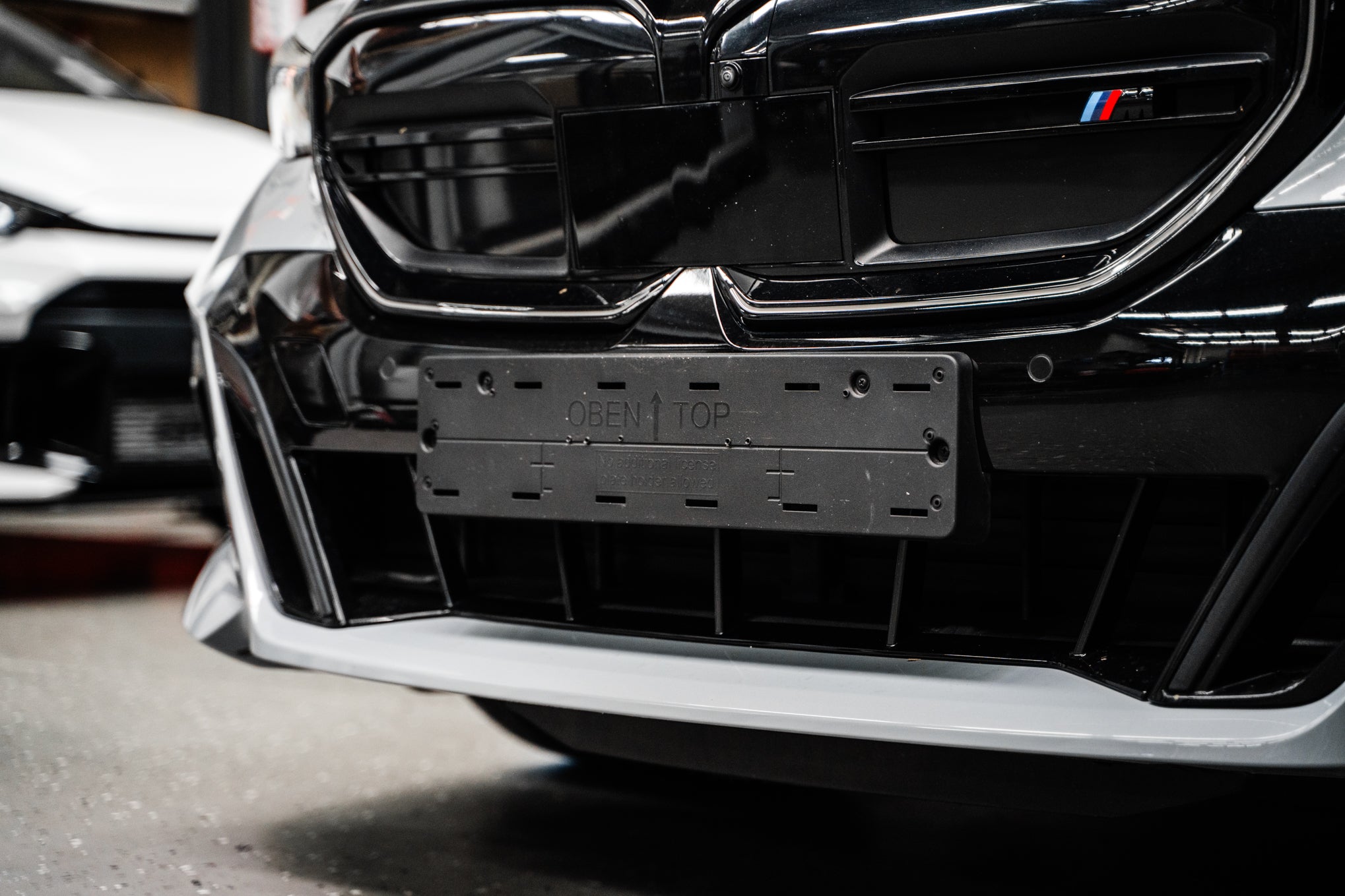 BMW G6X i5 2023-Current - OEM Plinth Delete Kit (FRONT)