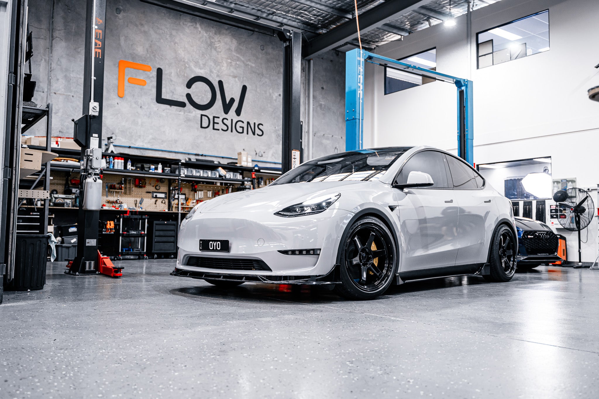 Tesla Model Y - Number Plate Holder / Plinth (FRONT)