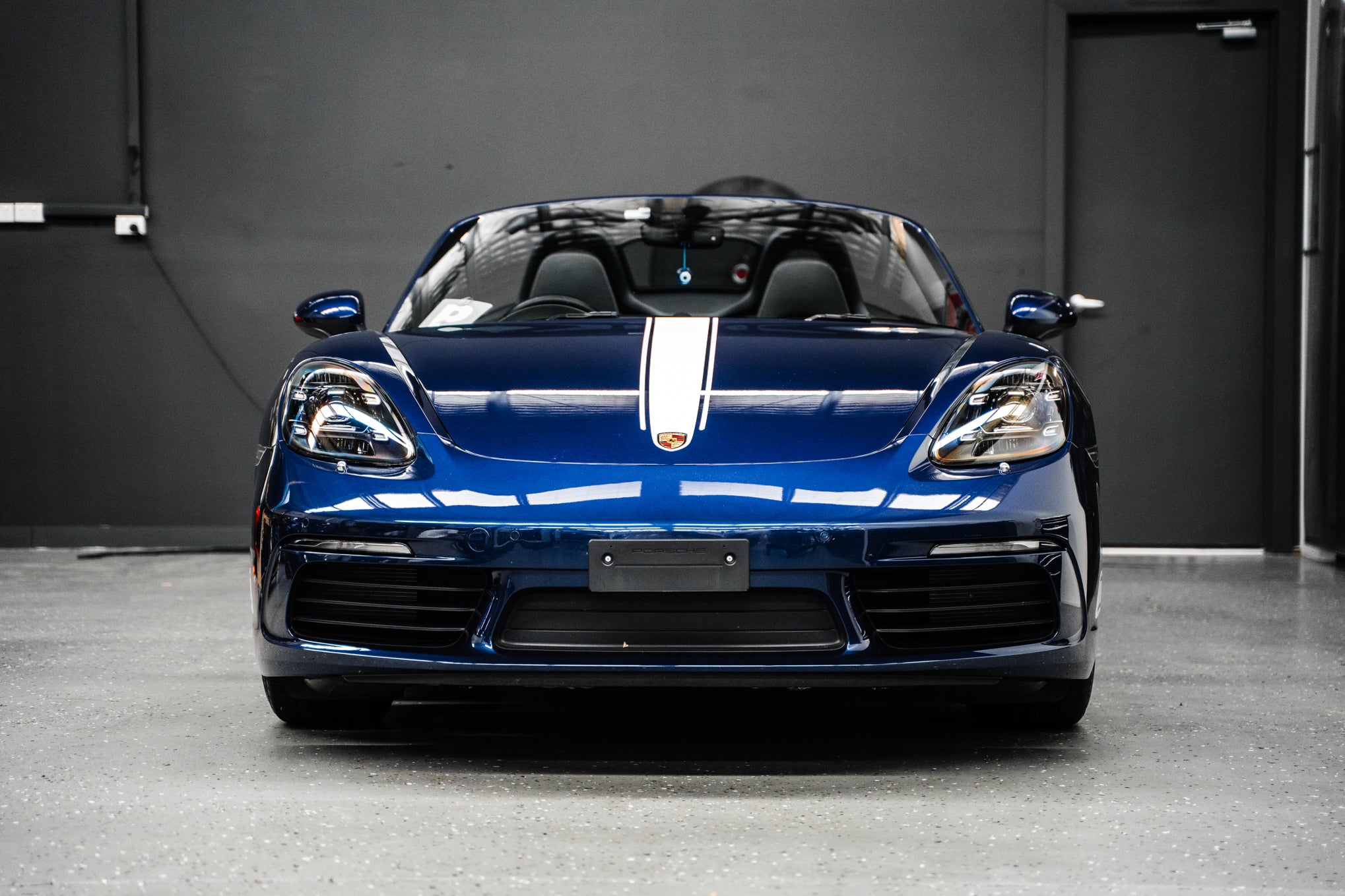 Porsche 982 718 Boxster/Cayman S - Miniature Plinth (FRONT)