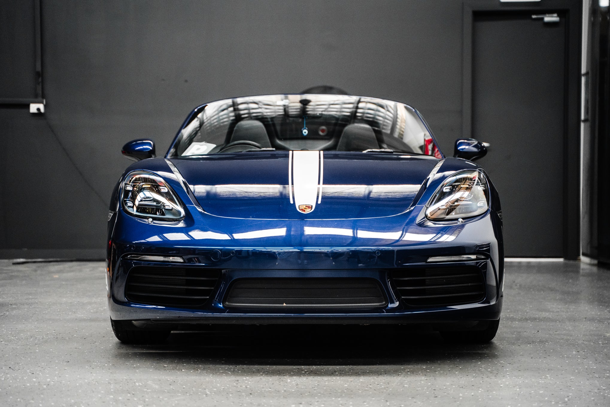 Porsche 982 718 Boxster/Cayman S - Miniature Plinth (FRONT)