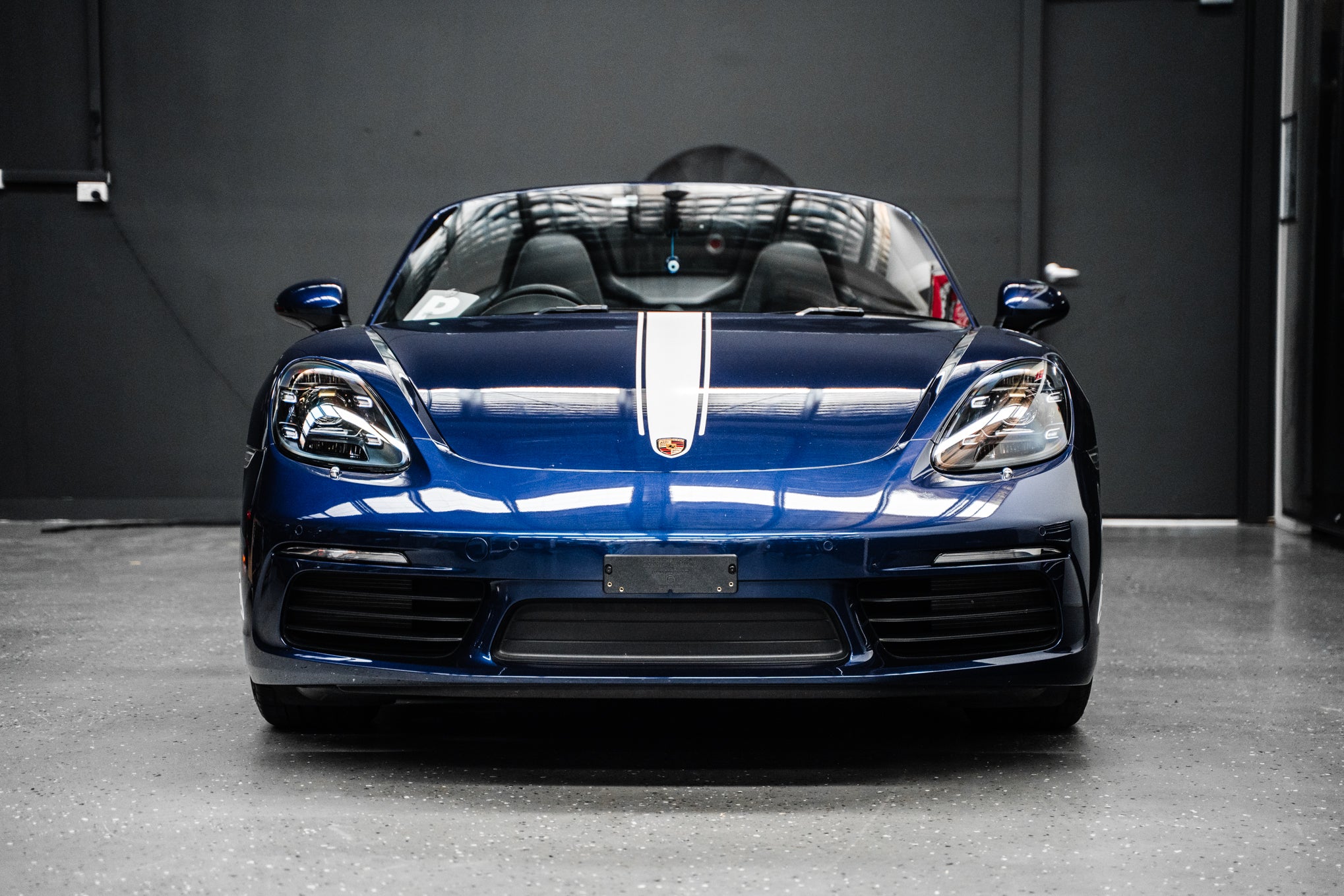 Porsche 982 718 Boxster/Cayman S - Miniature Plinth (FRONT)