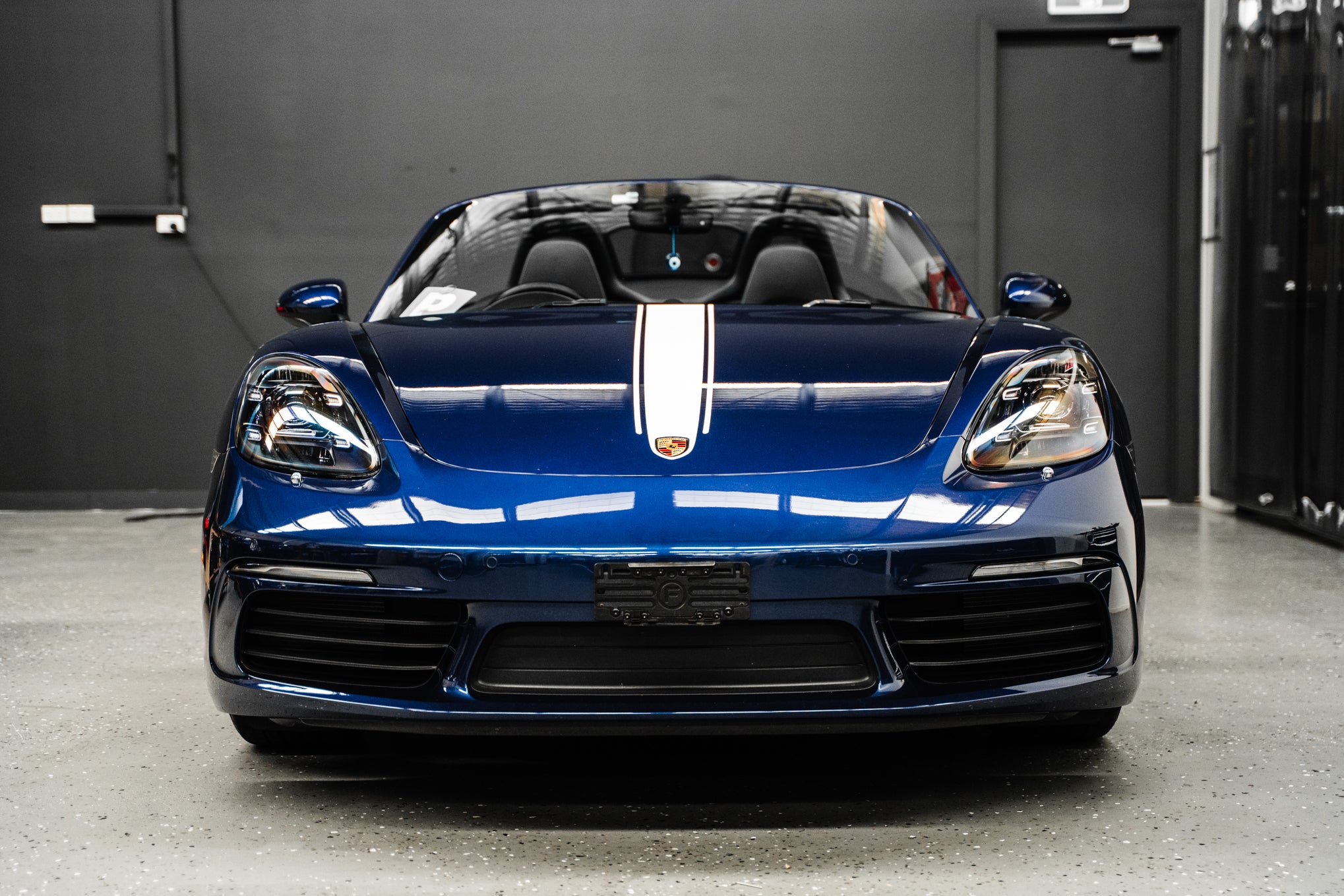 Porsche 982 718 Boxster/Cayman S - Miniature Plinth (FRONT)