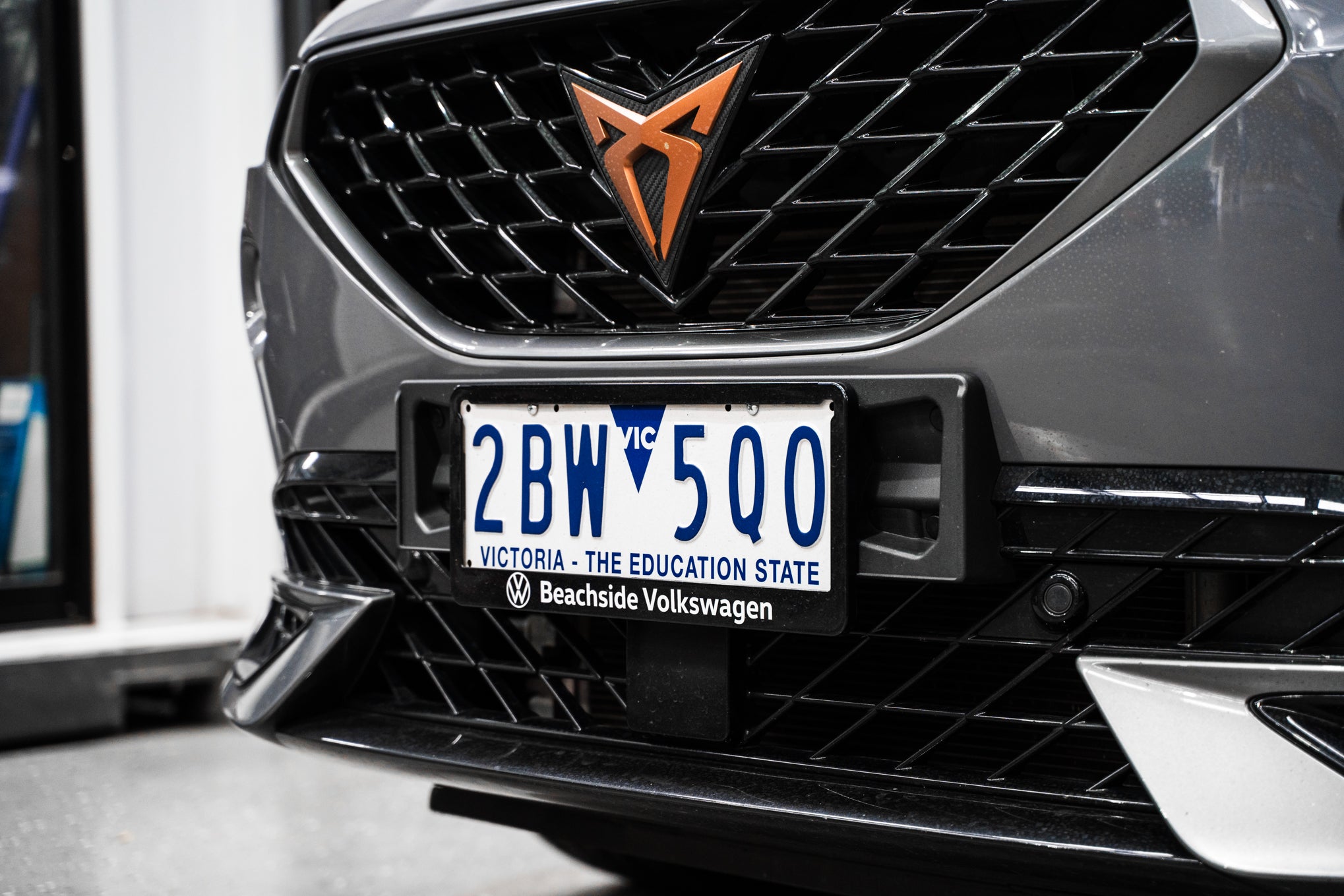 argue⭐︎ ORGANIC COTTON CUPRA FLOW T How to Install Plates on a Cupra Formentor