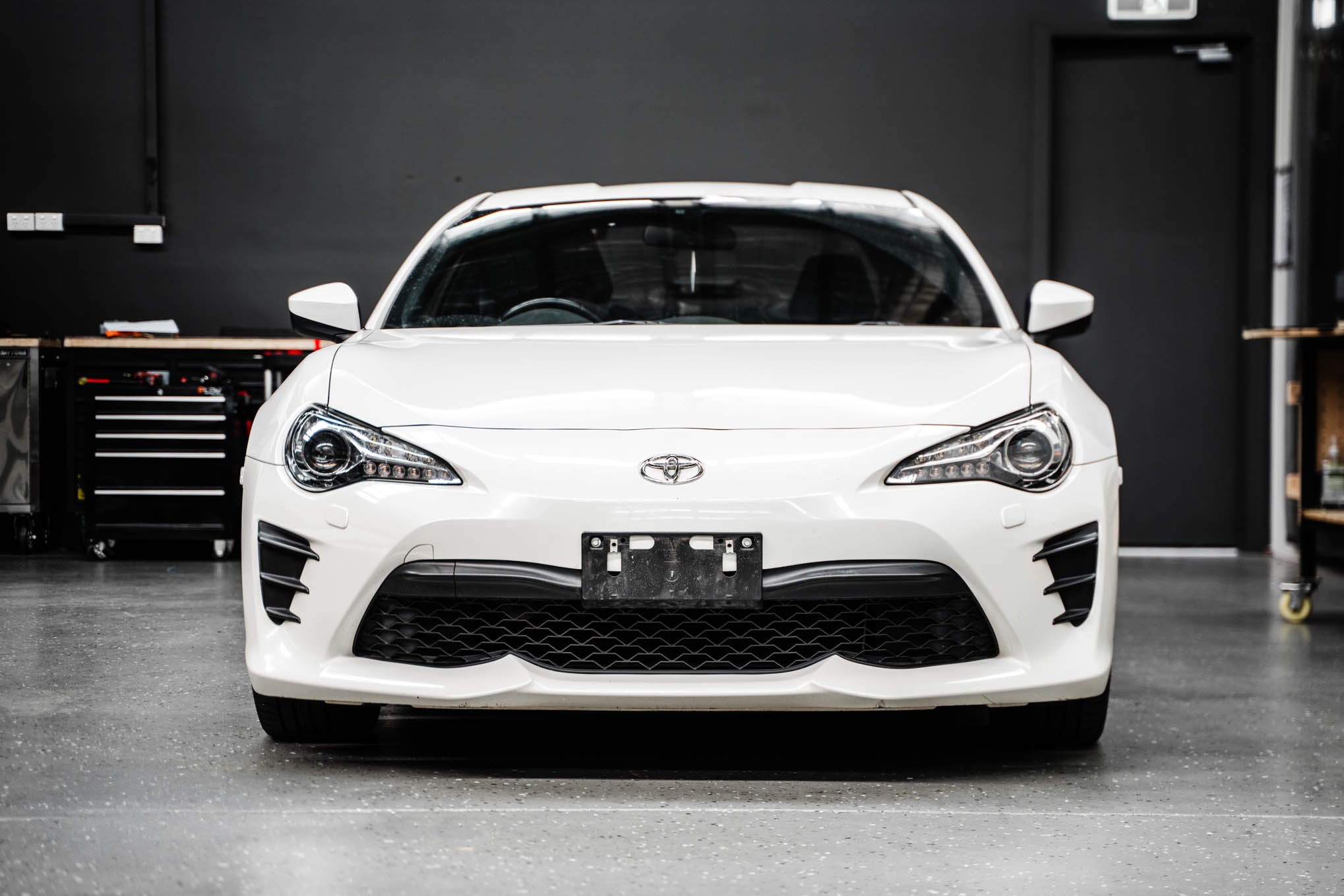 Toyota 86 ZN6 FL 2016-2021 - OEM Plinth Delete Kit (FRONT)