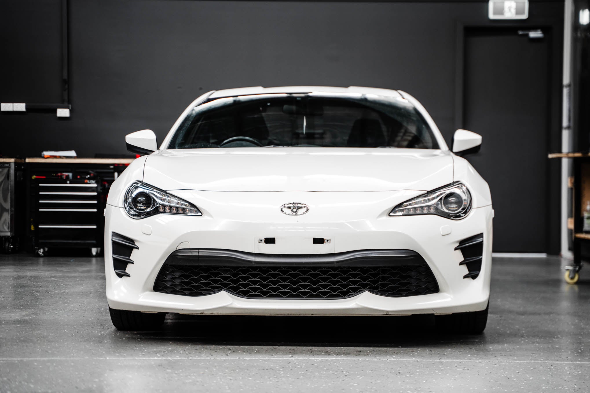 Toyota 86 ZN6 FL 2016-2021 - OEM Plinth Delete Kit (FRONT)