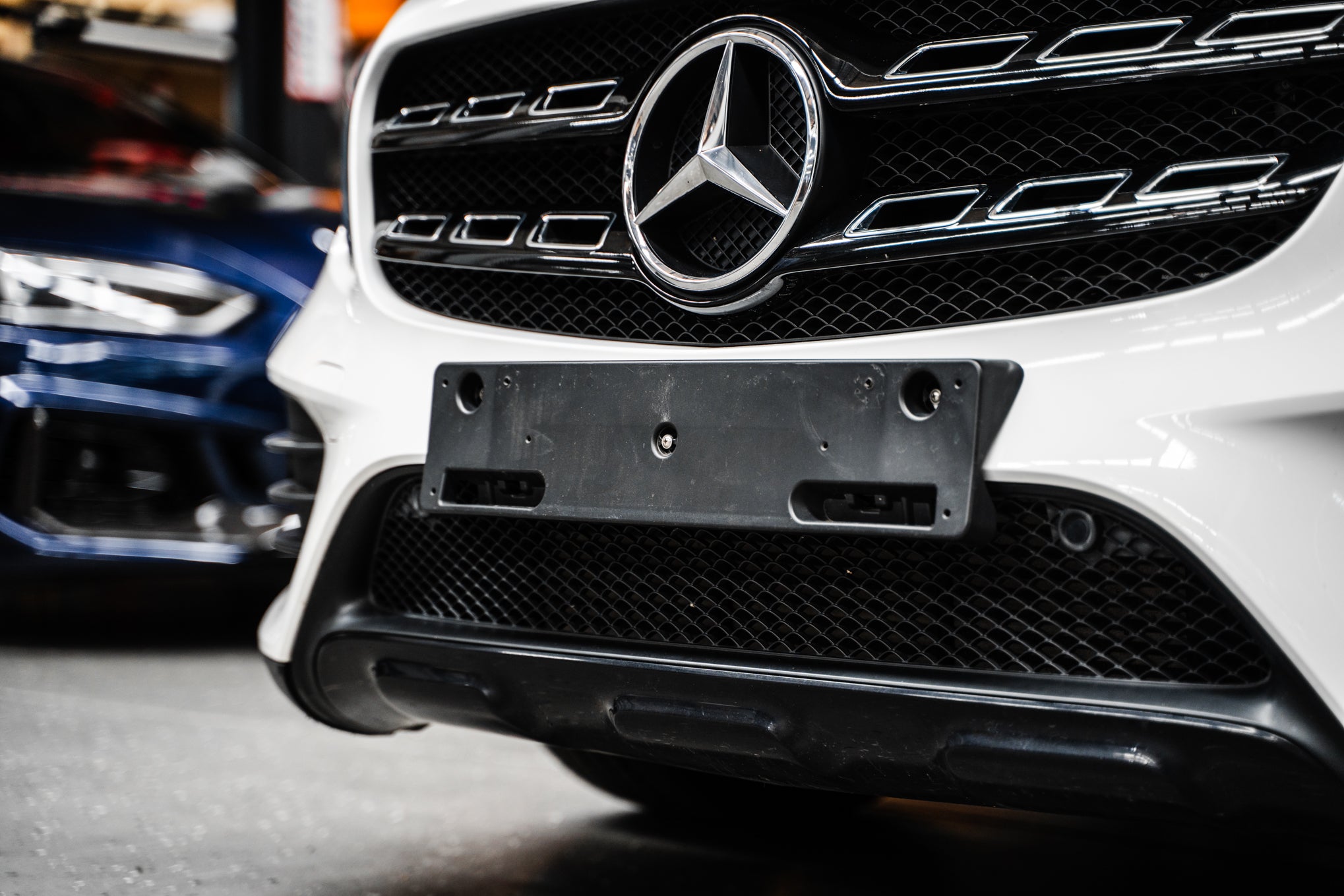 Mercedes X156 GLA AMG-Line / GLA45 AMG FL 2017-2019 - OEM Plinth Delete Kit (FRONT)