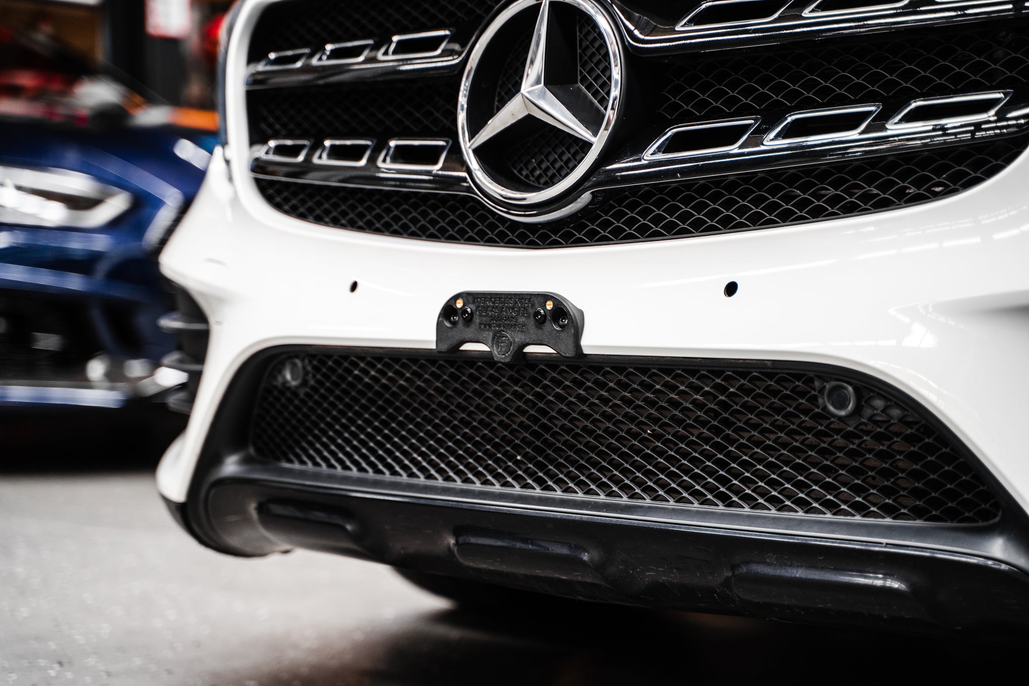 Mercedes X156 GLA AMG-Line / GLA45 AMG FL 2017-2019 - OEM Plinth Delete Kit (FRONT)