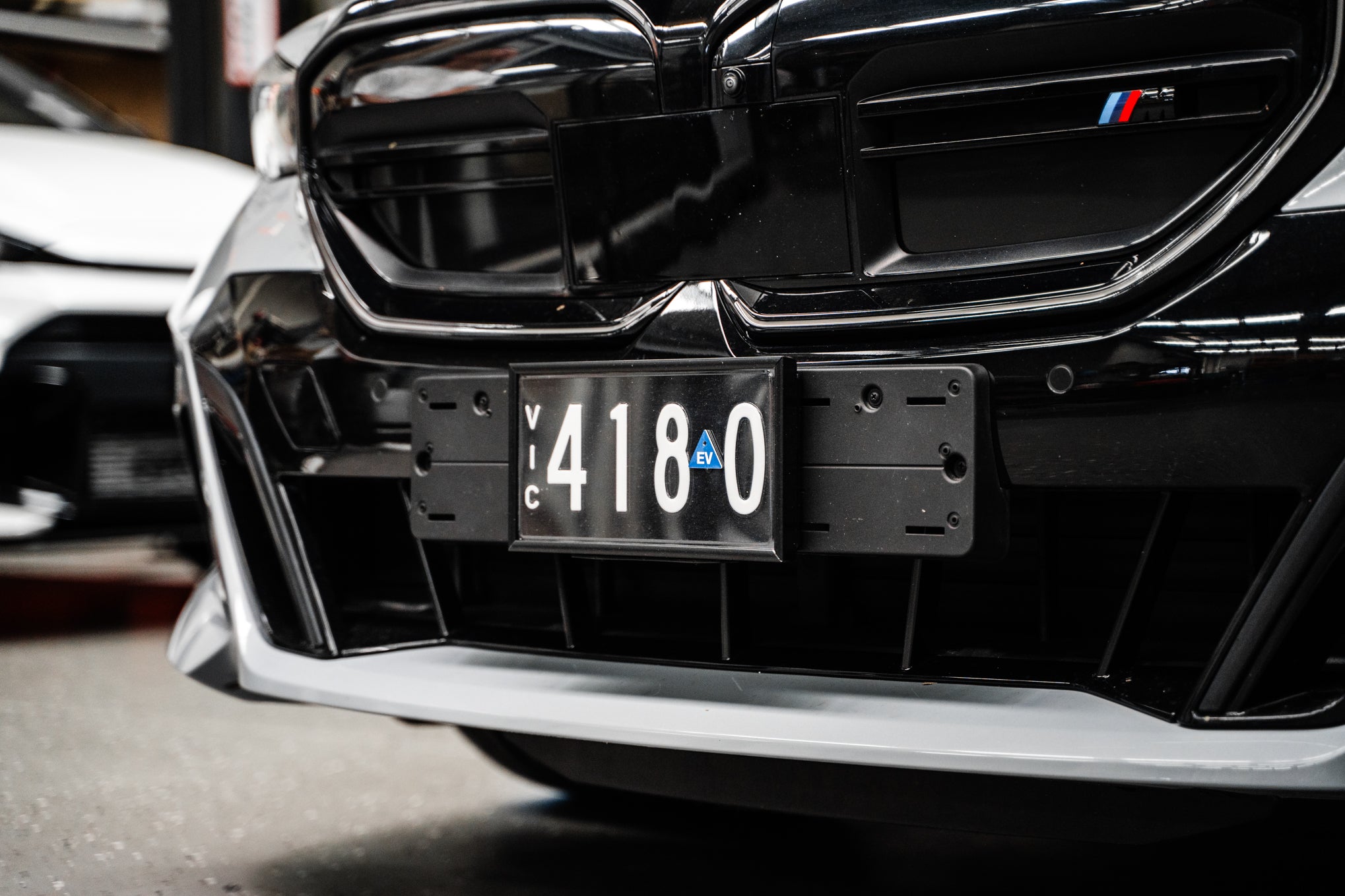 BMW G6X i5 2023-Current - OEM Plinth Delete Kit (FRONT)