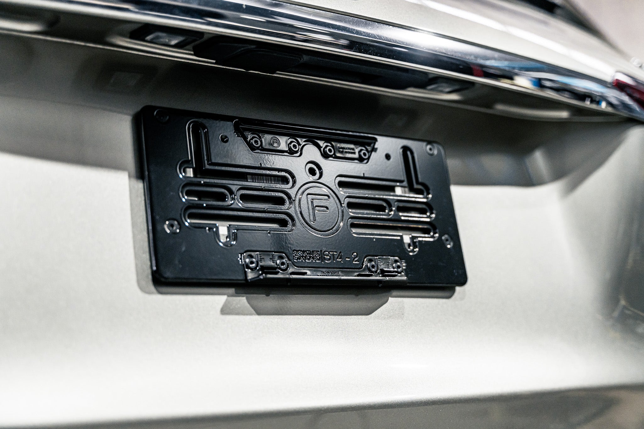 [VIC] ST4 Standard - Signature Number Plate Bracket - 255mm (w) x 137mm (h)