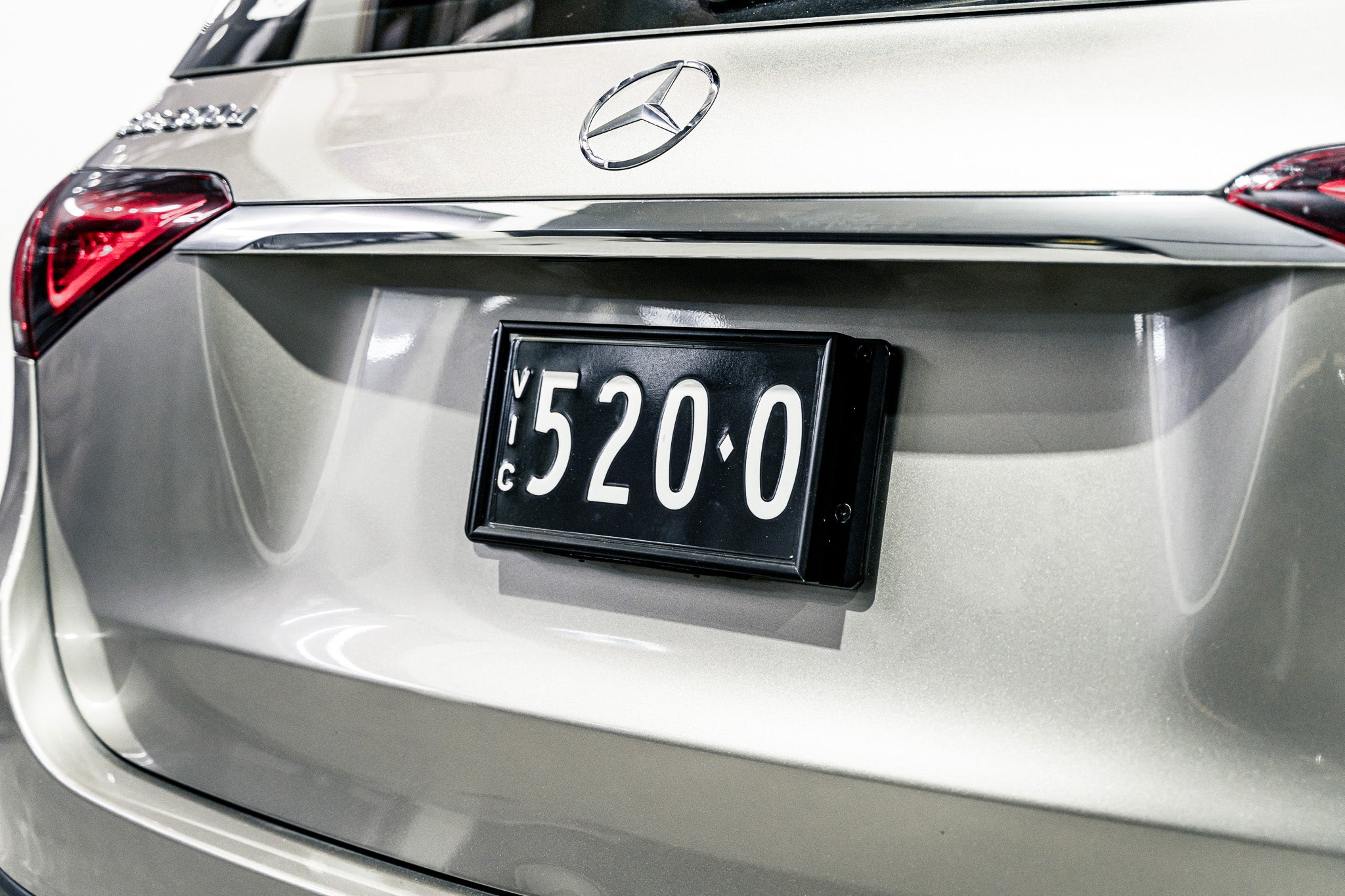 [VIC] ST4 Standard - Signature Number Plate Bracket - 255mm (w) x 137mm (h)