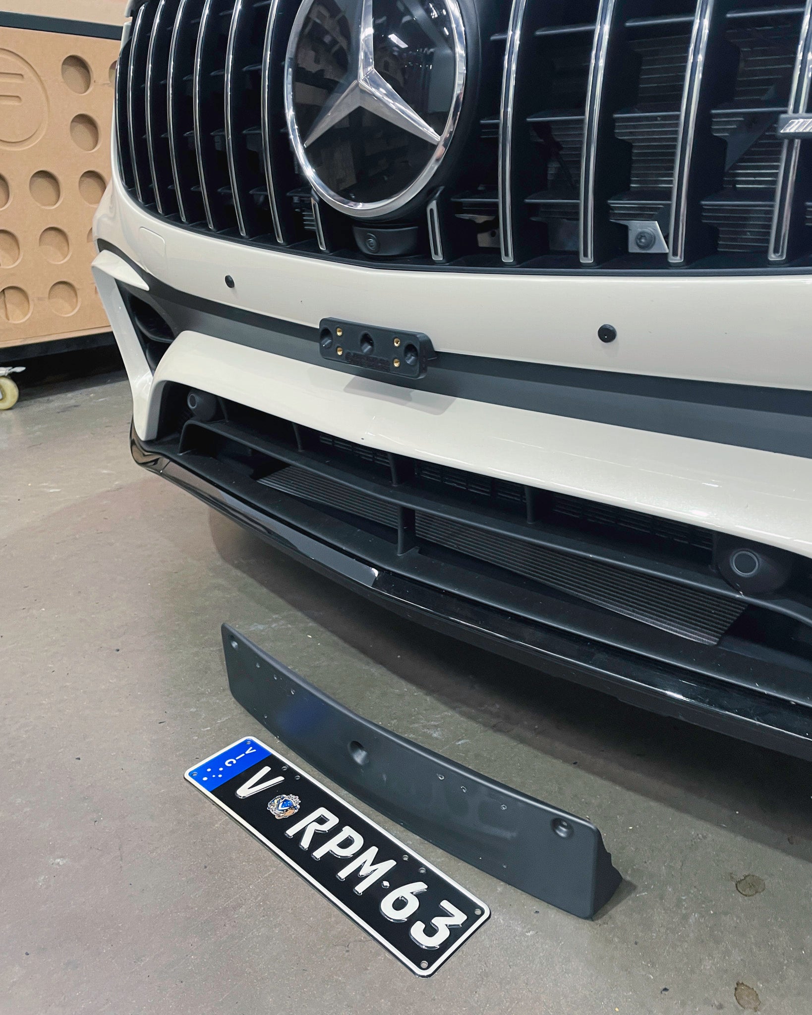 Mercedes GLC 63s AMG Facelift C/X253 2019-2024 - OEM Plinth Delete Kit (FRONT)